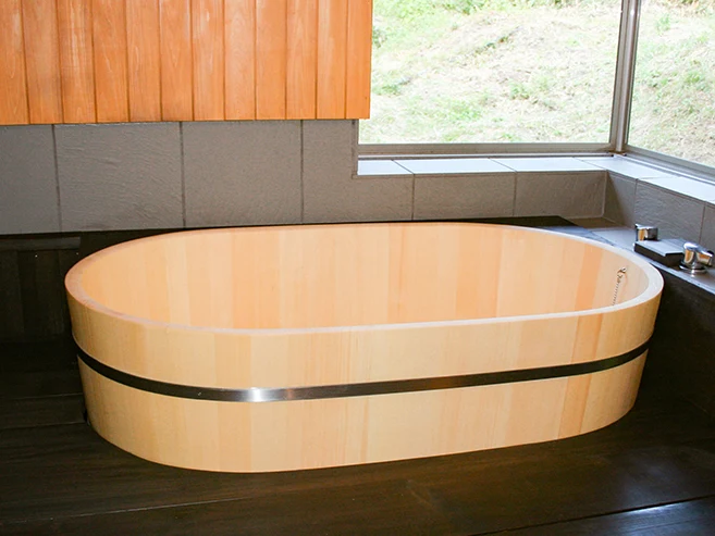 Oval bath