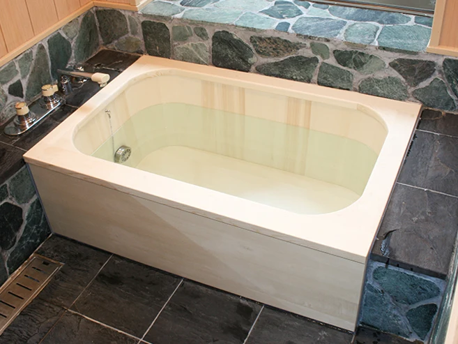 Rounded deluxe bath